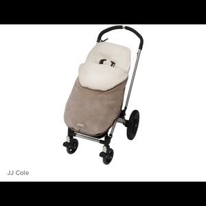 JJ COLE BUNDLE ME LITE STROLLER -BUNTING -BLANKET